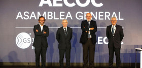 Ignacio González, presidente de Aecoc; F. Javier Campo, vicepresidente de Aecoc, Juan Roig, presidente de honor de Aecoc; y José María Bonmatí, director general de Aecoc.