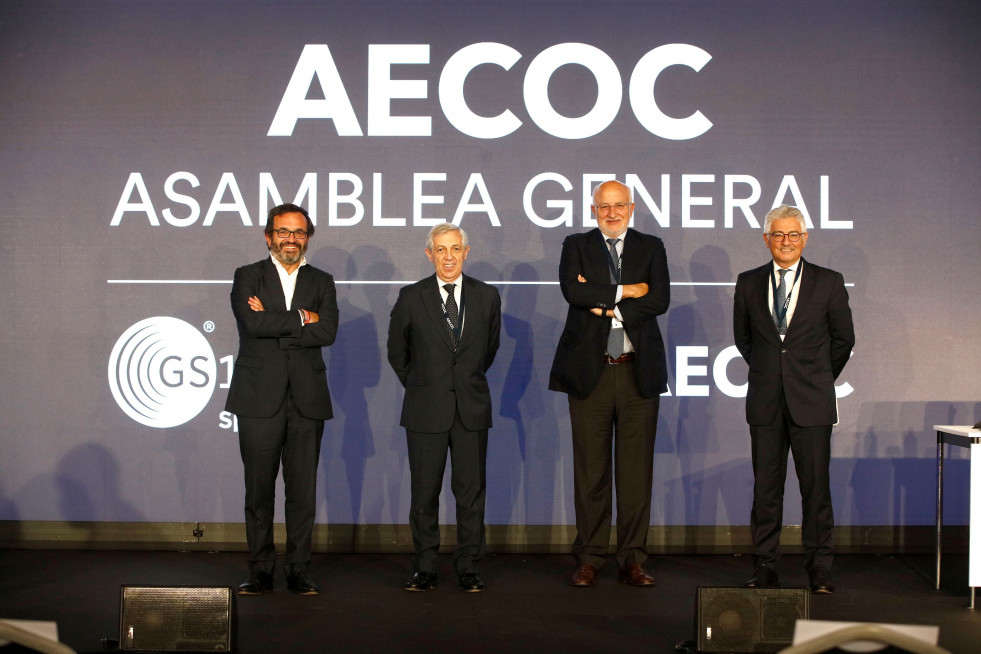 Ignacio González, presidente de Aecoc; F. Javier Campo, vicepresidente de Aecoc, Juan Roig, presidente de honor de Aecoc; y José María Bonmatí, director general de Aecoc.