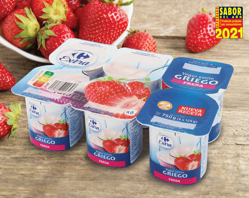 La nueva receta del yogur griego de fresa Carrefour Extra ha mejorado su cremosidad y bajado la cantidad de azúcar, pero sin renunciar a su sabor delicioso.