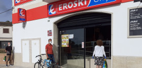 Eroski ha inaugurado un nuevo supermercado franquiciado situado en el número 36 de la calle Dusai de la localidad mallorquina de Porreres.