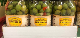 Entre el surtido, destacan las Aceitunas Chupadedos con una venta de 8.000 unidades al día, un 65% más que antes.