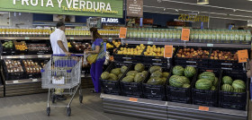 Sección de frutería de un supermercado Aldi.