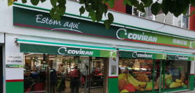 Fachada del nuevo supermercado Covirán en Barcelona.