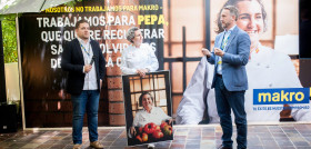 Chema León, Director de Marketing de Makro España, Pepa Múñoz, del restaurante El Qüenco de Pepa y Peter Gries, Director General de Makro España.