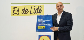 El CEO de Lidl España, Claus Grande, durante la presentación de la nueva apuesta de la compañía por la sostenibilidad.