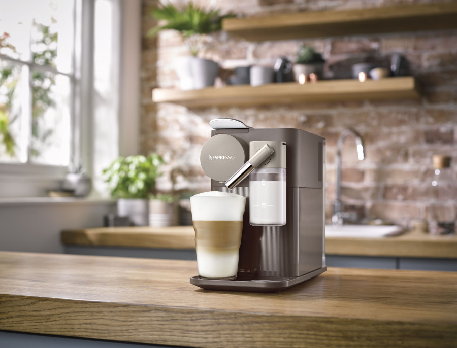 Lattisima One, la nueva máquina de Nespresso para los que no perdonan la  leche