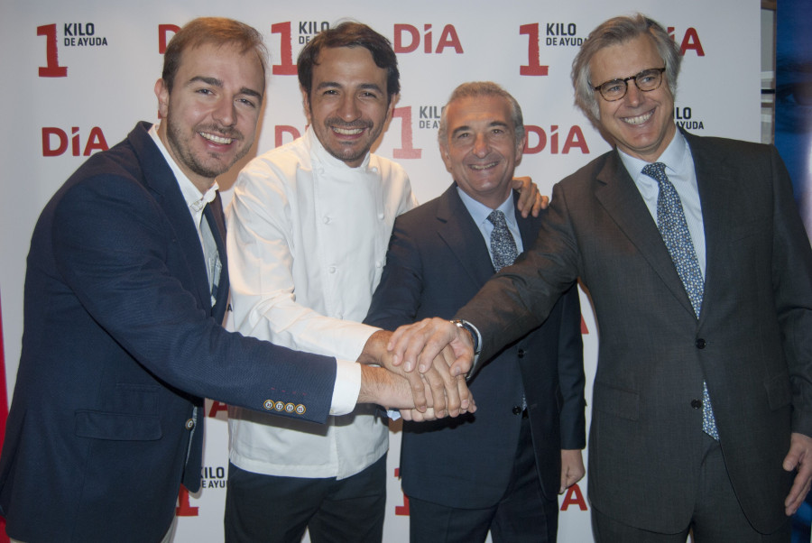 De izqda. a dcha: Javier Dorado, director del Instituto de la Juventud INJUVE; Mario Valles, propietario del restaurante Narciso; José Ignacio Caballero, presidente de la Comisión Ejecutiva de Funda