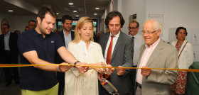 Gerard Figueras, regidor de Promoción Económica del Ayuntamiento de Vilanova i la Geltrú, Neus Lloveras, alcaldesa de Vilanova i la Geltrú, Enric Ezquerra, consejero delegado de Condis, y Xavier C