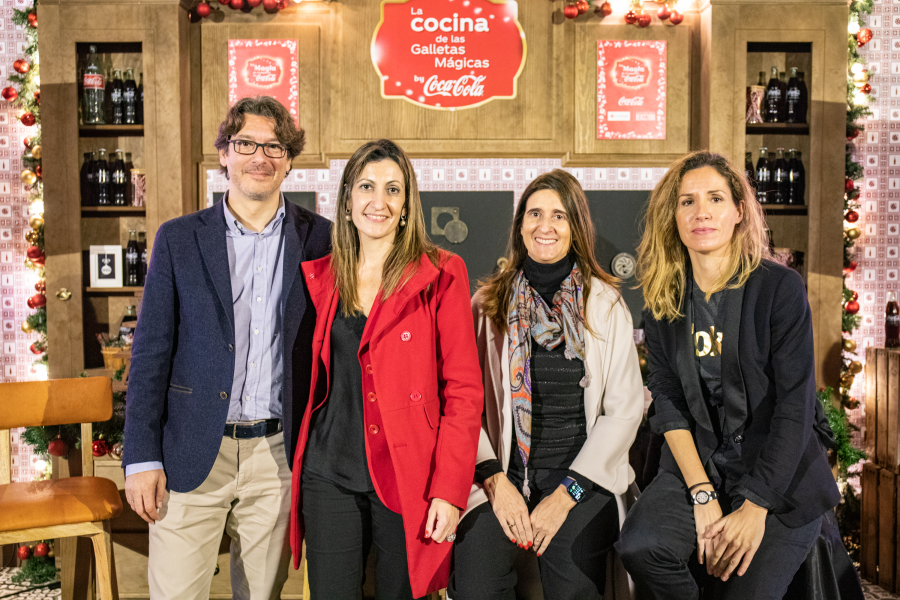 Pedro Fernández, Olga Díaz, Esther Morillas y Carolina Aransay en la presentación de Coca Cola