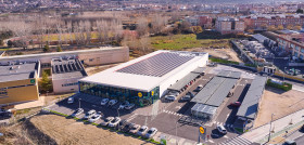 Placas fotovoltaicas en un supermercado Lidl de Andalucía.