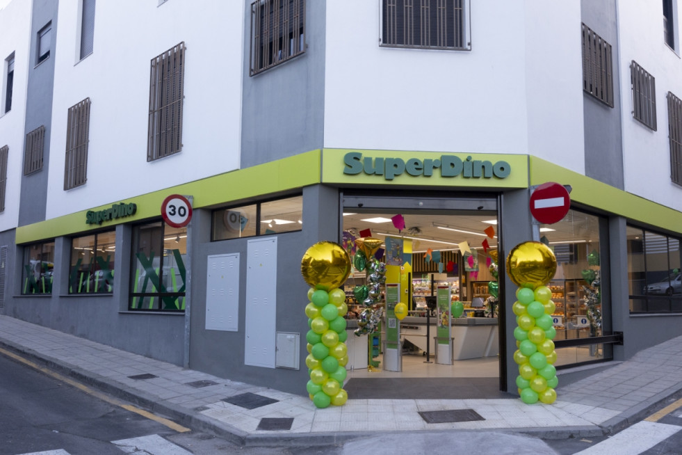 Fachada de SuperDino La Verdellada, en La Laguna (Tenerife)