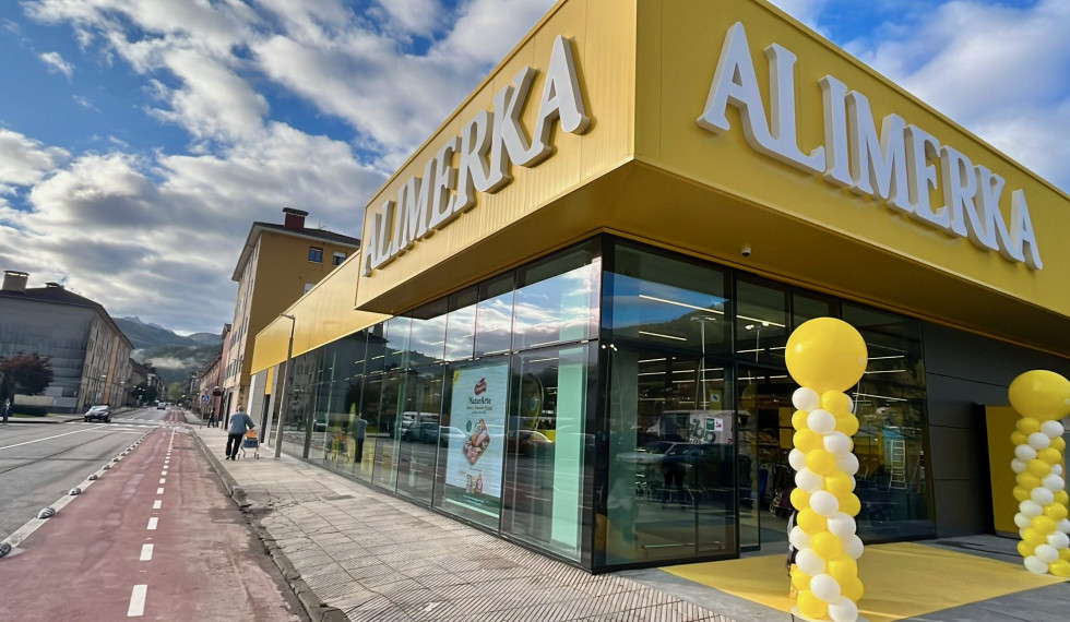 Exterior Alimerka Pola de Laviana